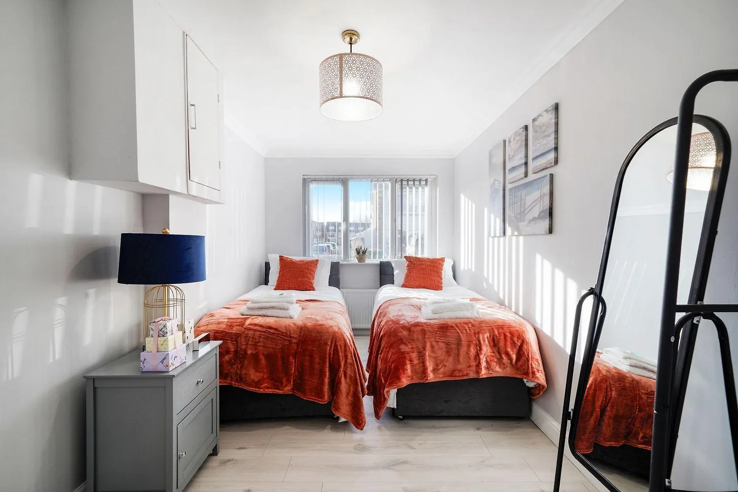 Spacious, 4 Bed, Garden, Parking, Excel London United Kingdom